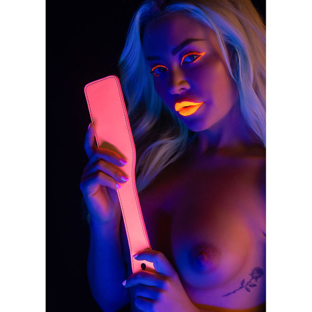 SPANKER PADDLE GLOW IN THE DARK